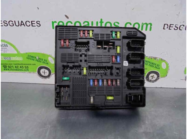 Recambio de caja reles / fusibles para renault scenic iii 1.5 dci diesel fap referencia OEM IAM 284B64544R 0431211700440 