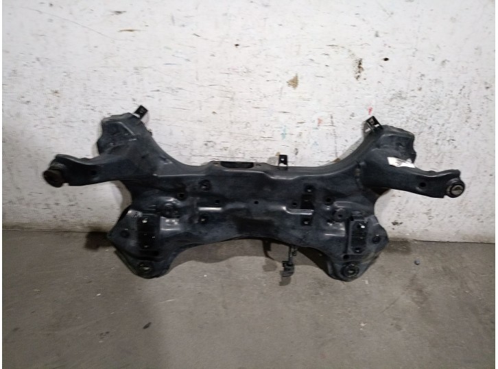 Recambio de puente delantero para kia carens iv 1.7 crdi referencia OEM IAM 62405A4150 62405A4150 