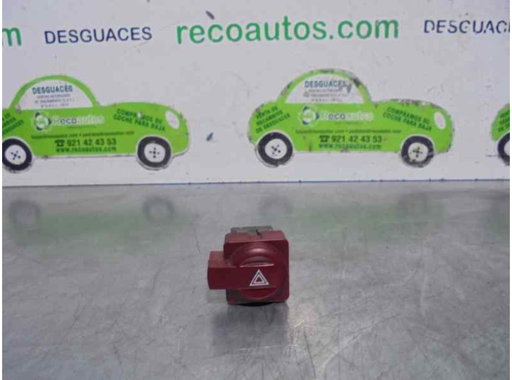 Replacement hazard warning switch for Citroën C4 Berlina Exclusive OEM IAM reference 96480877 