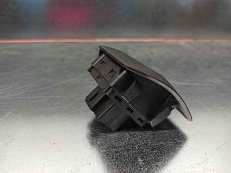 Recambio de mando elevalunas trasero derecho para citroën c-elysée exclusive referencia OEM IAM 9674559377  