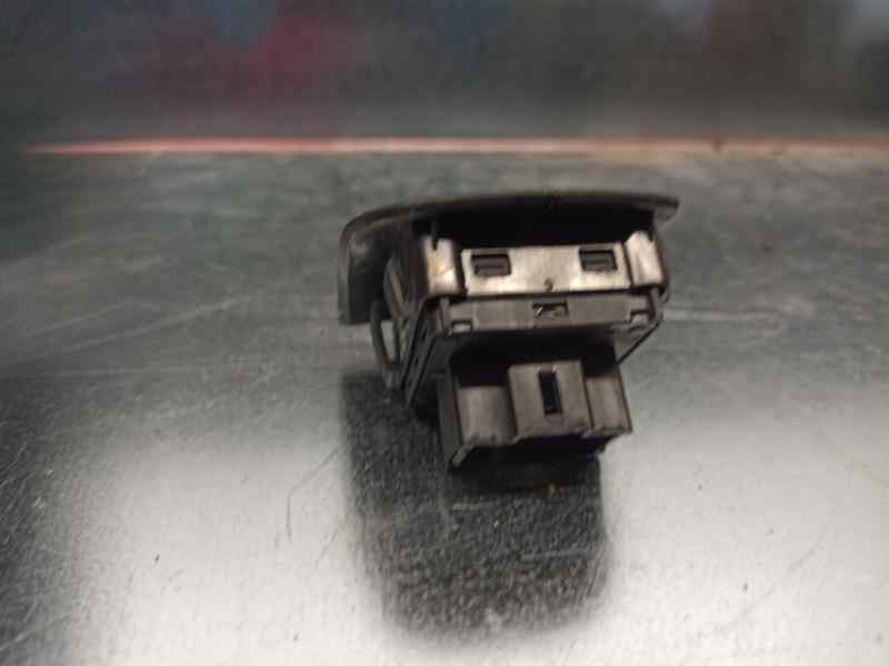 Recambio de mando elevalunas trasero derecho para citroën c-elysée exclusive referencia OEM IAM 9674559377  