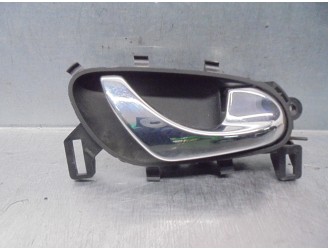 Replacement front right interior door handle for Nissan Pulsar (C13) 1.5 Turbodiesel CAT OEM IAM reference 806704EA10A 5 DOO
