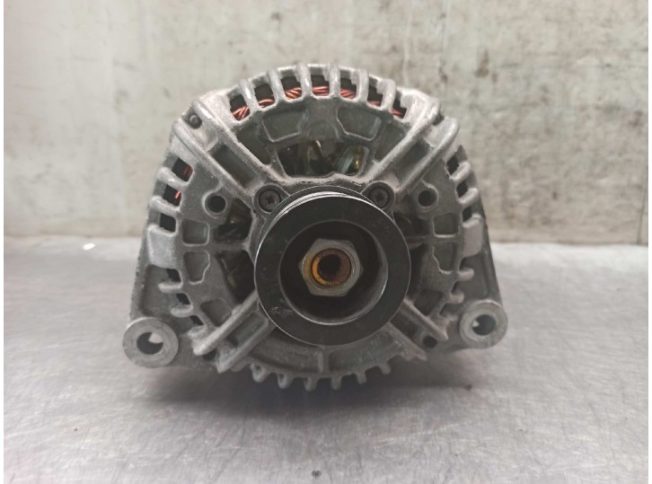 Recambio de alternador para mercedes-benz clase e (w211) berlina e 500 (211.070) referencia OEM IAM 0124615044 BOSCH