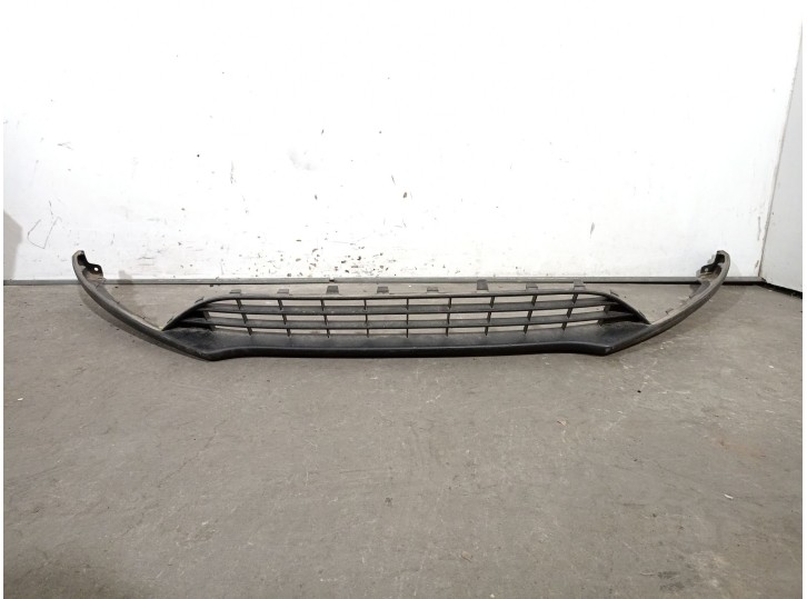 Recambio de rejilla delantera para ford focus iii 1.6 tdci referencia OEM IAM F1EB17B635A 