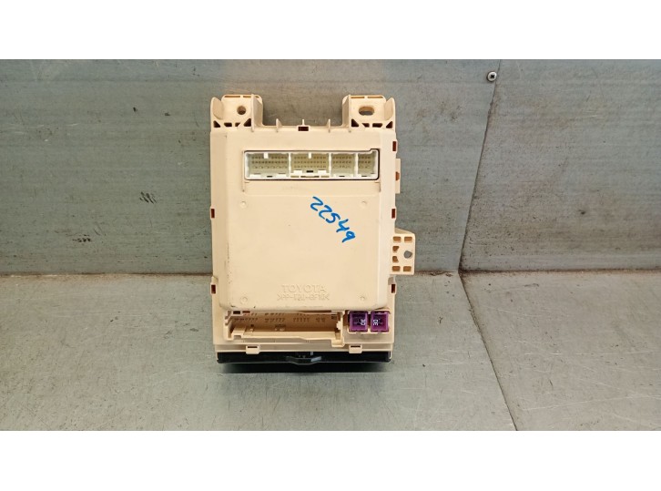 Recambio de caja reles / fusibles para lexus rx (_u3_) 400h (mhu38_) referencia OEM IAM 827300W590 827300W590 