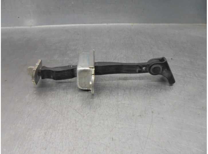 Recambio de retenedor puerta para nissan pulsar (c13) 1.5 turbodiesel cat referencia OEM IAM 804303DN0A  