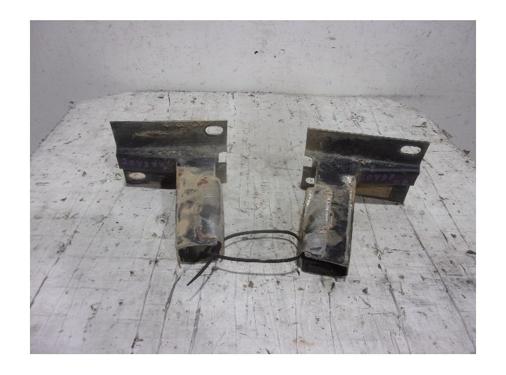 Replacement rear bumper reinforcement for Audi A6 sedan (C4) 2.8 quattro OEM IAM reference 