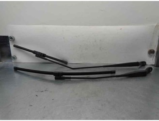 Recambio de brazo limpia delantero derecho para peugeot 207 sw outdoor referencia OEM IAM 6429AN  
