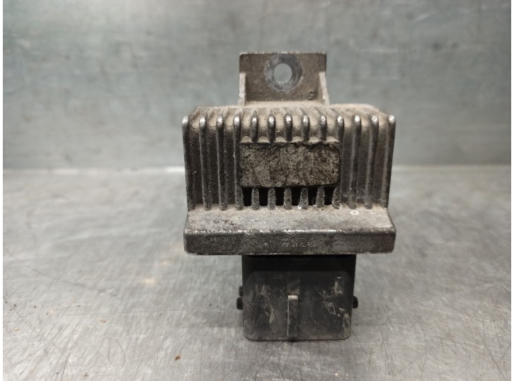 Recambio de caja precalentamiento para peugeot partner kombi confort referencia OEM IAM 9640469680 