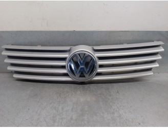 Replacement front grille for Volkswagen Polo Sedan (6N2) 1.4 OEM IAM reference 3B0853601A 