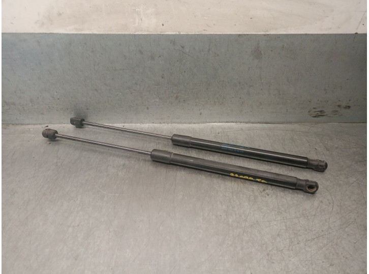 Replacement trunk / tailgate dampers for Audi A4 B8 Avant (8K5) 2.0 TDI OEM IAM reference 8K9827552B 8K9827552B 