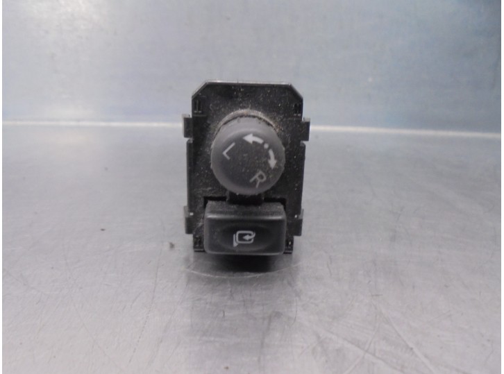 Replacement mirror control for Nissan Pulsar (C13) 1.5 turbodiesel cat OEM IAM reference 255701AM0A 