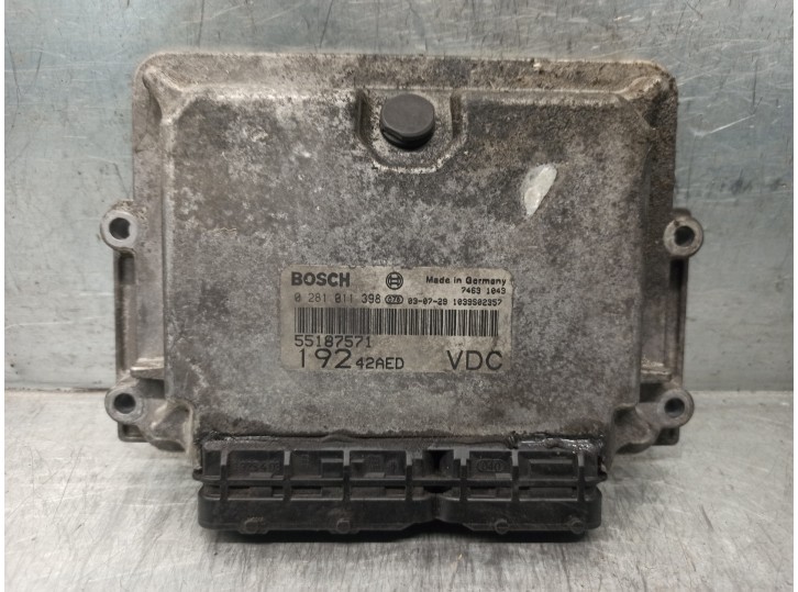 Recambio de centralita motor uce para fiat stilo (192) 1.9 jtd cat referencia OEM IAM 55187571 0281011398 BOSCH
