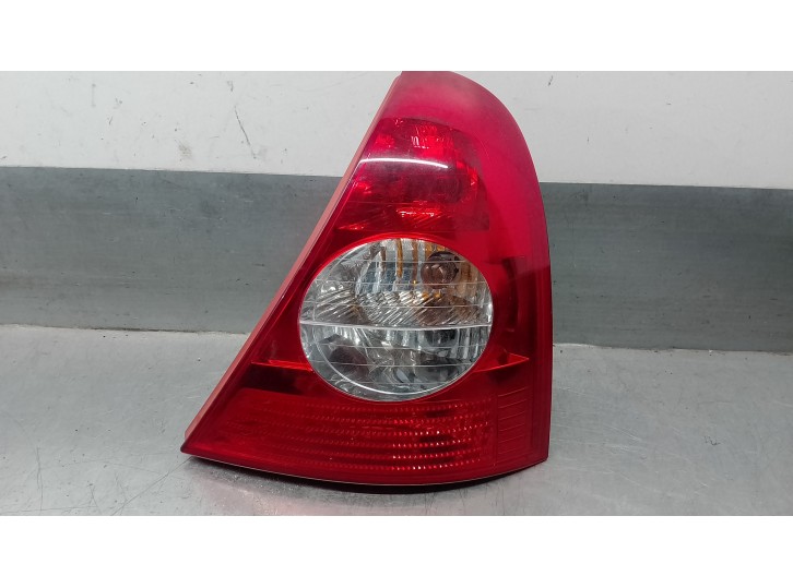 Replacement right rear light for Renault Clio II Phase II (B/CB0) 1.5 dCi diesel OEM IAM reference 8200071414 3 DOORS