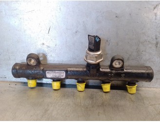 Replacement fuel injector rail for Volvo S40 saloon 2.0 diesel cat OEM IAM reference 9681649580 9681649580 