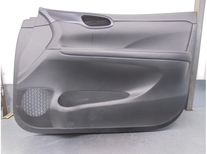 Replacement front right door trim panel for Nissan Pulsar (C13) 1.5 turbodiesel CAT OEM IAM reference 809003ZL0A 