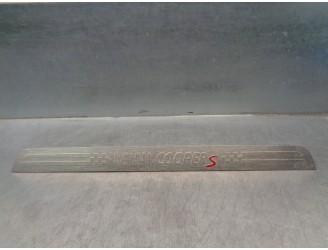 Recambio de moldura para mini f60 countryman 16v referencia OEM IAM 738935304  