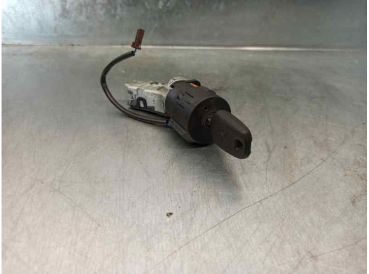 Recambio de conmutador de arranque para peugeot 208 1.6 e-hdi fap referencia OEM IAM 96762547  