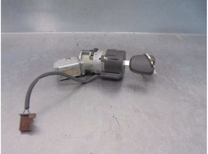 Replacement ignition switch for Citroën C4 Picasso 1.6 16V HDi FAP OEM IAM reference 9663123380 