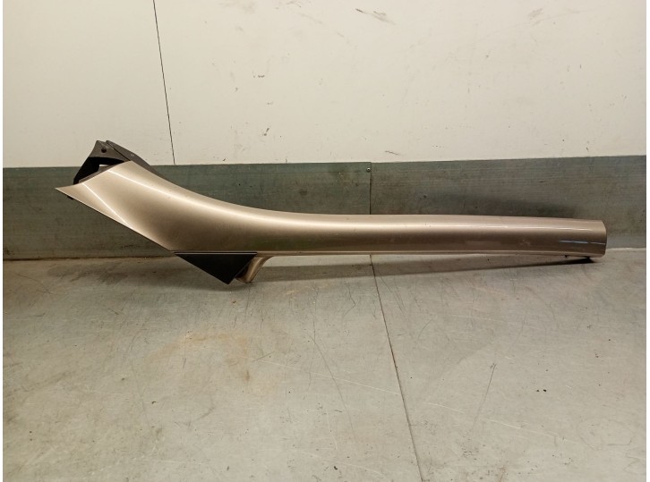 Recambio de molduras delanteras para renault scénic iii (jz0/1_) 1.5 dci referencia OEM IAM 768350002R 768350002R 