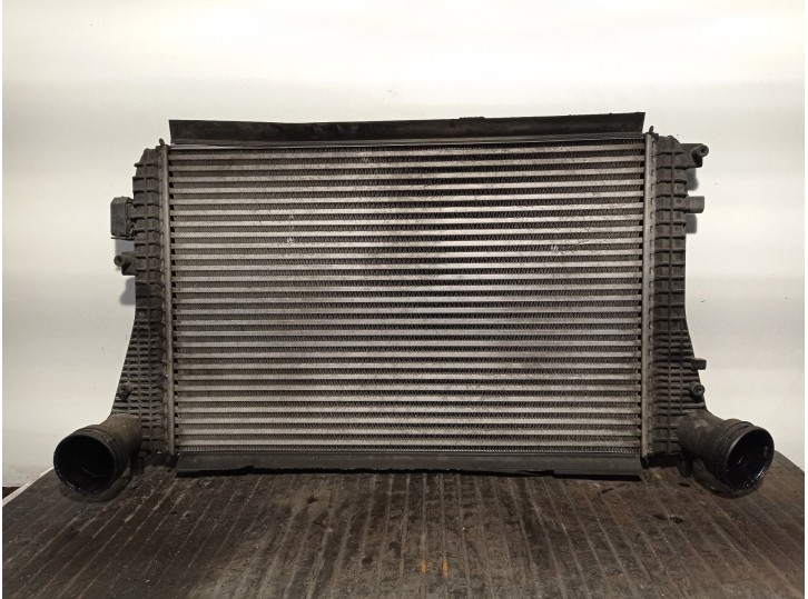Replacement intercooler for Volkswagen Passat Saloon (3C2) 2.0 TDI OEM IAM reference 3C0145805P N6893002 BEHR