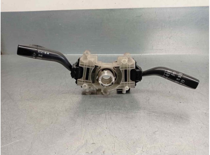 Recambio de mando luces para mazda 323 berlina f/s (bj) 2.0 turbodiesel referencia OEM IAM 17B366 