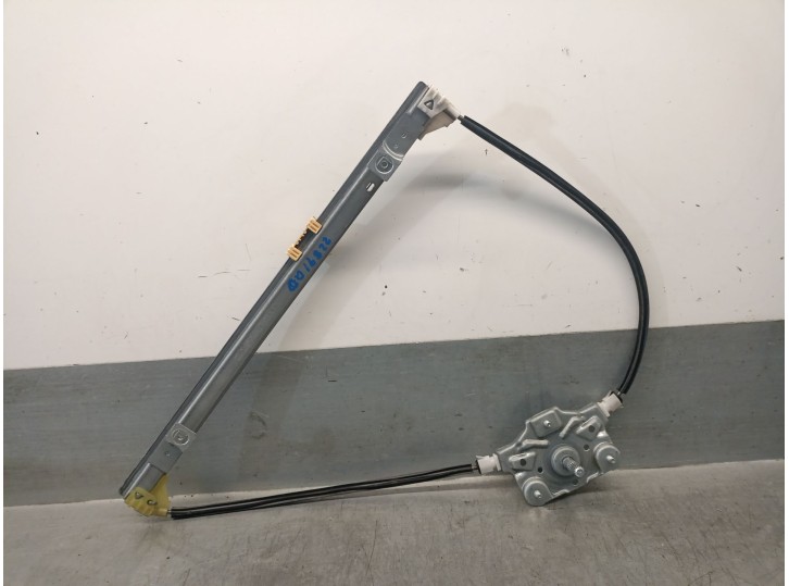 Recambio de elevalunas delantero derecho para renault clio ii (bb_, cb_) 1.5 dci (b/cb3m) referencia OEM IAM 7703033159 MANUAL 3