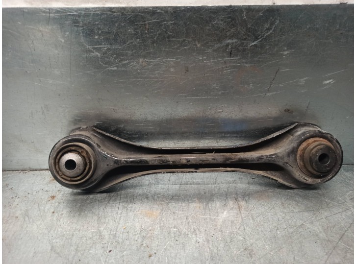 Recambio de brazo suspension superior trasero izquierdo para bmw serie 3 berlina (e90) 335d referencia OEM IAM 33326777980 