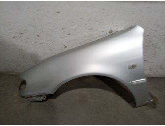 Recambio de aleta delantera izquierda para toyota corolla compact (_e11_) 1.4 (zze111_) referencia OEM IAM 5529747 