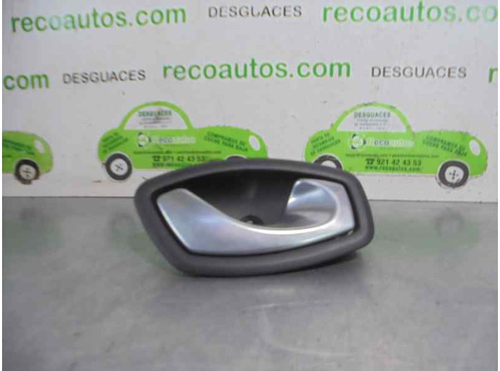 Recambio de maneta interior trasera derecha para renault laguna iii kte3/ kte30e 3.0 referencia OEM IAM 806700005R  