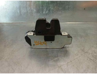 Replacement boot / tailgate lock for Peugeot 208 1.6 e-HDi FAP OEM IAM reference 9694648680 3 PINS 3 DOORS