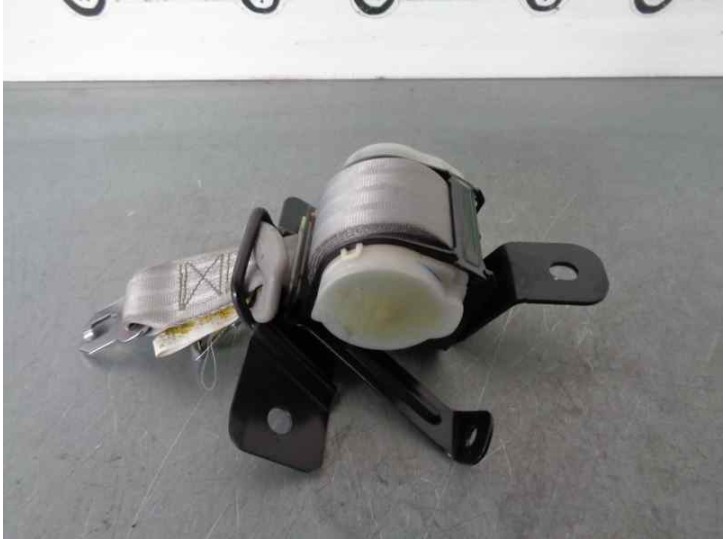 Replacement front right seatbelt for Hyundai Terracan (HP) 2.9 CRDi cat OEM IAM reference 88820H1060QS 