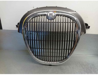 Recambio de rejilla delantera para jaguar s-type 2.7 v6 diesel cat referencia OEM IAM 4R838A100AB 