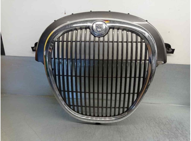 Recambio de rejilla delantera para jaguar s-type 2.7 v6 diesel cat referencia OEM IAM 4R838A100AB 
