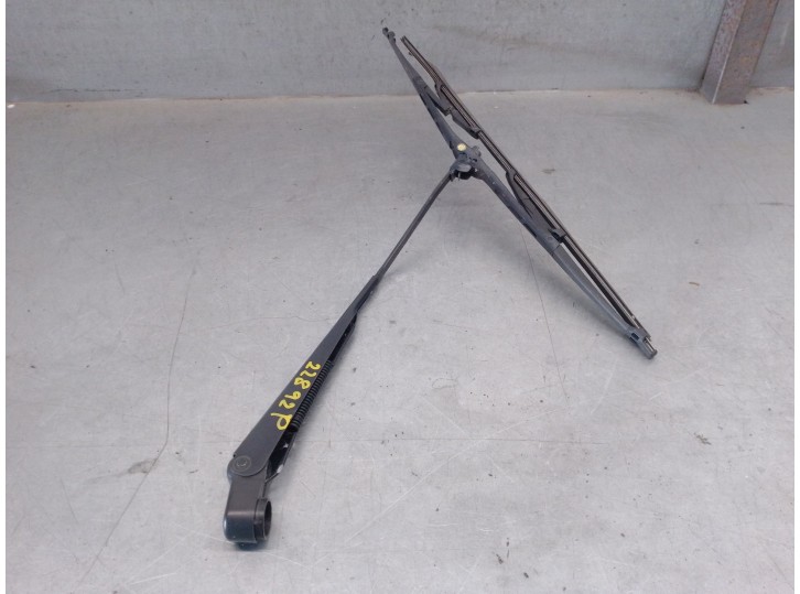Replacement rear wiper arm for Toyota Corolla Compact (_E11_) 1.4 (ZZE111_) OEM IAM reference 8524112090 8524112090 