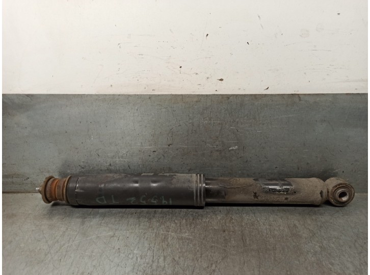 Recambio de amortiguador trasero derecho para kia carnival ii 2.9 crdi cat referencia OEM IAM 0K55F28700B  