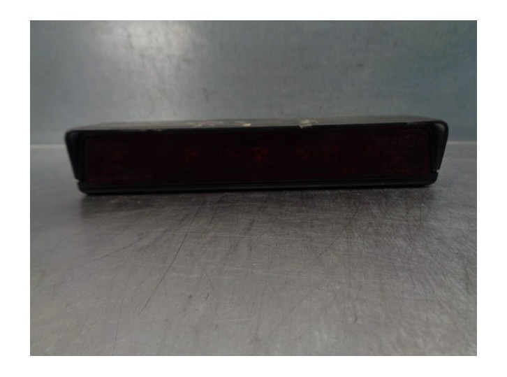 Recambio de luz central de freno para opel frontera a 2.5 turbodiesel referencia OEM IAM 7R02564 
