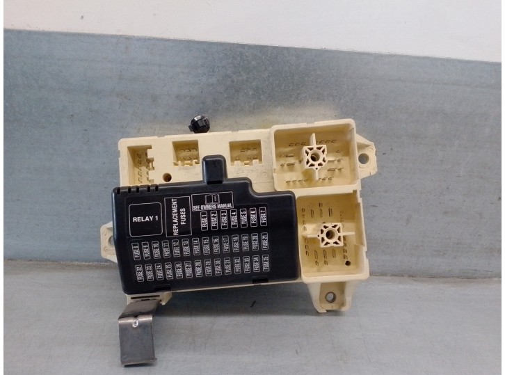 Recambio de caja reles / fusibles para jaguar s-type 2.7 v6 diesel cat referencia OEM IAM 6R8T14A067AA 