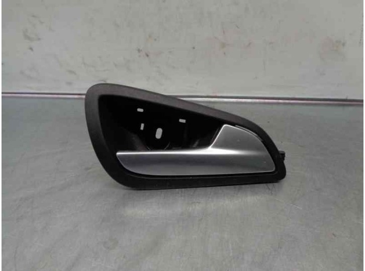 Recambio de maneta interior delantera derecha para ford focus lim. 1.6 tdci cat referencia OEM IAM AM51U22600BEW 