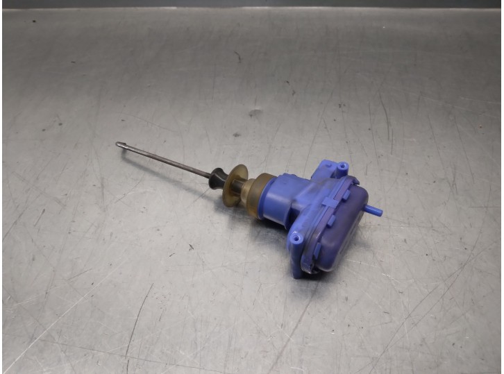 Recambio de motor cierre centralizado delantero derecho para audi 100 berlina (443) 2.2 referencia OEM IAM 893862153C 3 PINES 4 