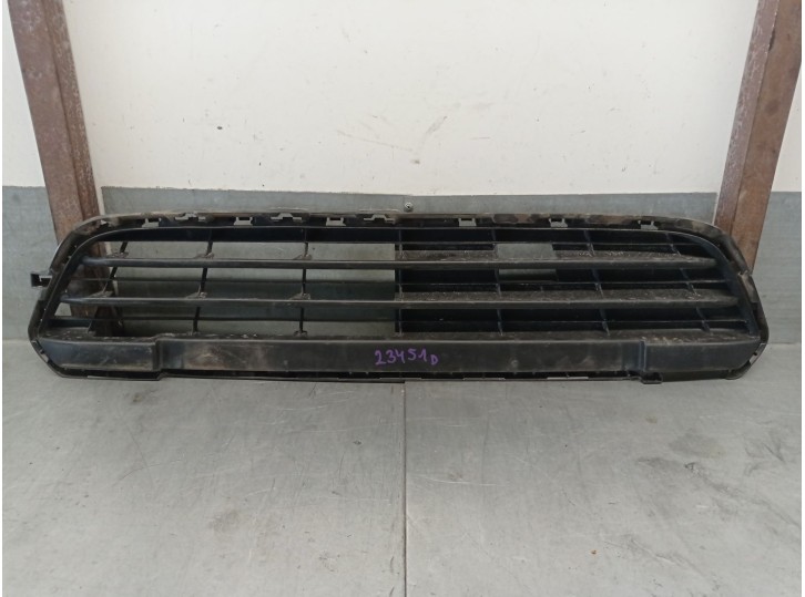 Recambio de rejilla paragolpes delantero para peugeot 108 1.0 vti 72 referencia OEM IAM 531120H120 1612201980 