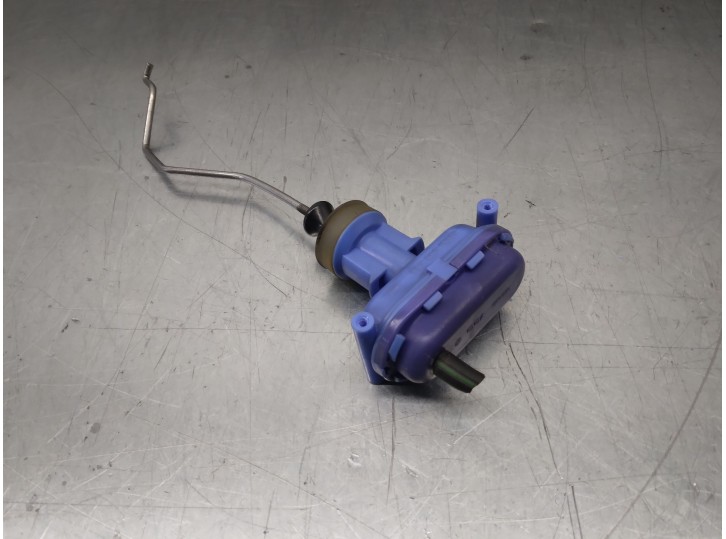 Recambio de motor cierre centralizado trasero derecho para audi 100 berlina (443) 2.2 referencia OEM IAM 893862153D 