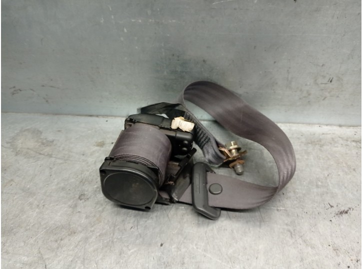 Replacement right rear seat belt for Volvo V40 Estate 1.9 Diesel CAT OEM IAM reference 5 DOORS