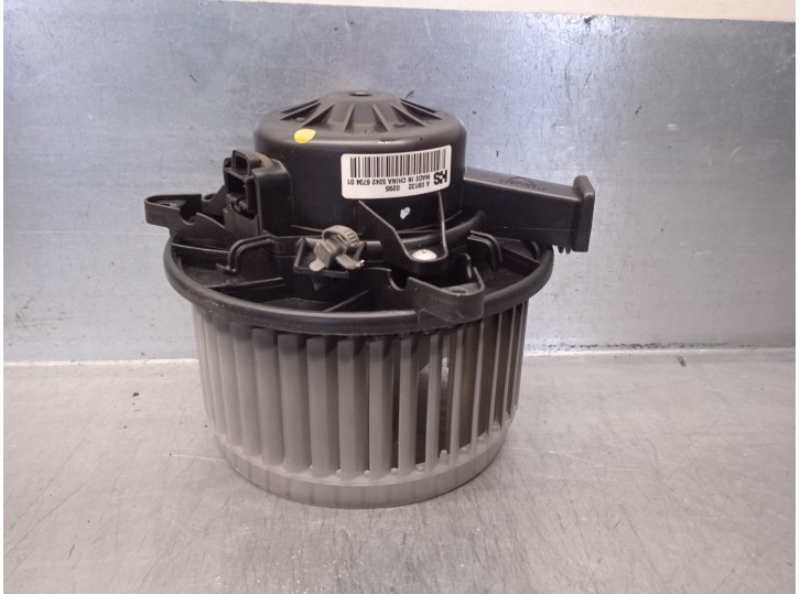 Recambio de motor calefaccion para opel insignia berlina 2.0 cdti cat referencia OEM IAM 13263279 5242673401 