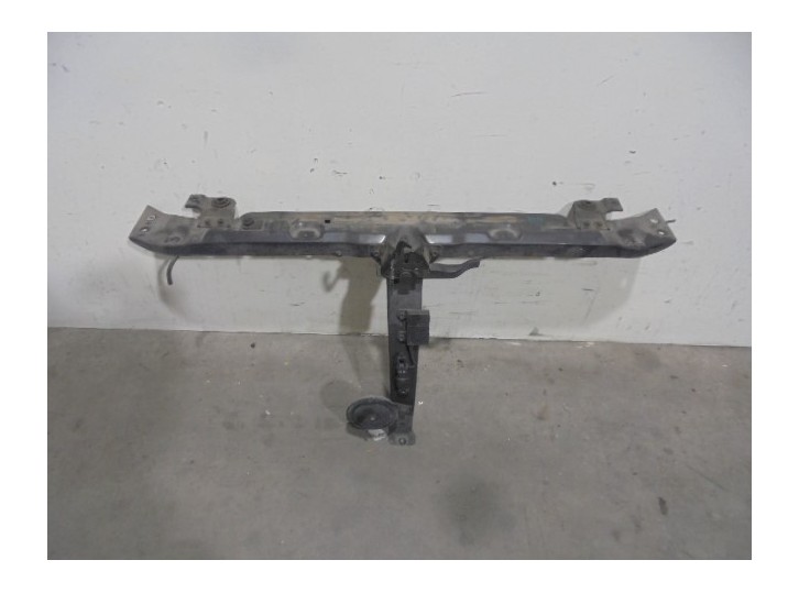 Recambio de panel frontal para ssangyong rodius xdi referencia OEM IAM DE CHAPA CON CERRADURA 