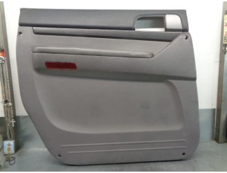 Recambio de guarnecido puerta trasera izquierda para ssangyong rodius xdi referencia OEM IAM 7320121000  