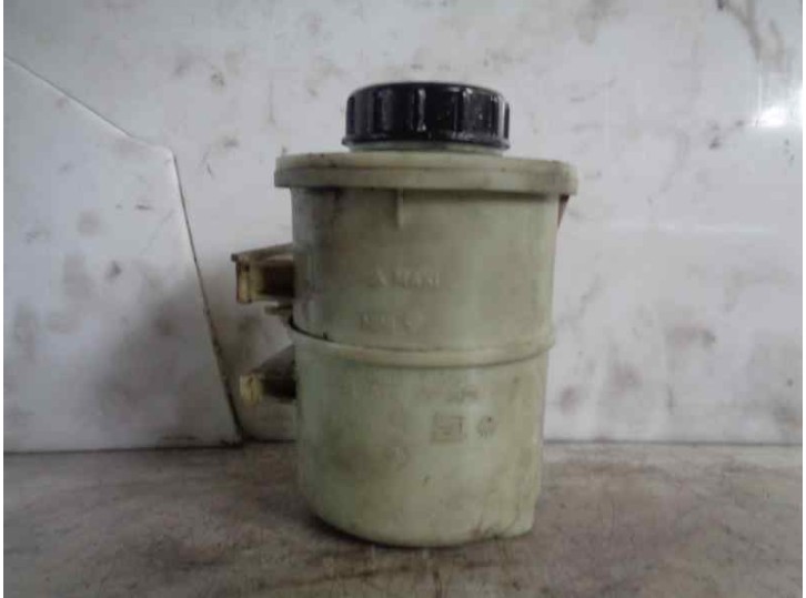 Recambio de deposito servo para renault master ii phase 2 caja cerrada 2.5 diesel referencia OEM IAM 8200005185 