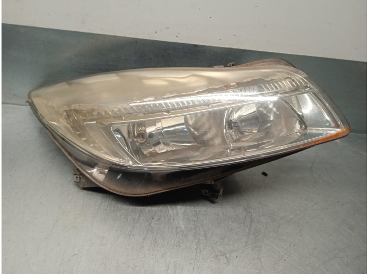 Recambio de faro derecho para opel insignia berlina 2.0 cdti cat referencia OEM IAM 13226783 5 PUERTAS