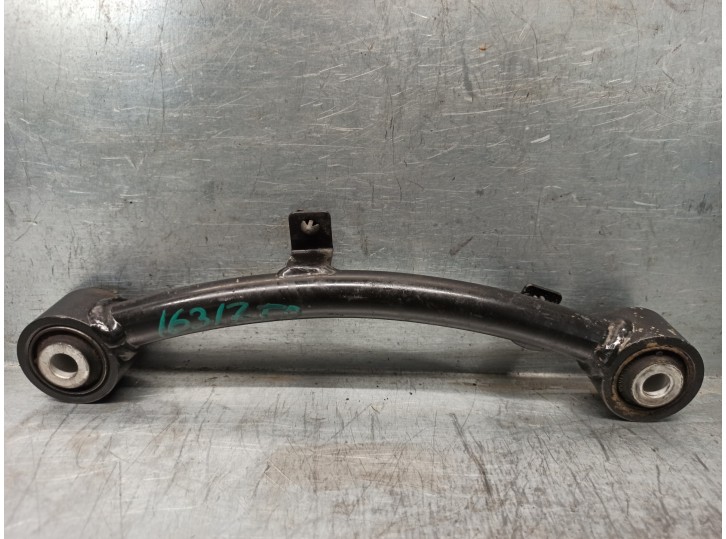 Recambio de brazo suspension superior trasero derecho para ssangyong rodius xdi referencia OEM IAM 4562021100  