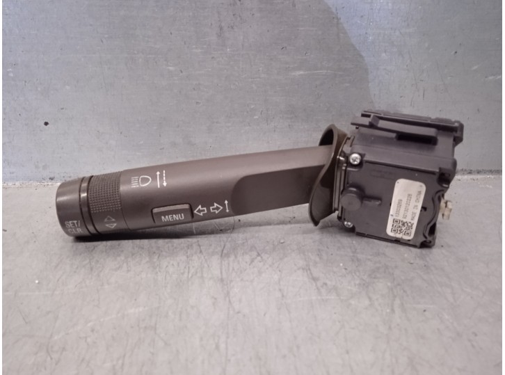 Recambio de mando luces para opel insignia berlina 2.0 cdti cat referencia OEM IAM 13303269 92130120226 